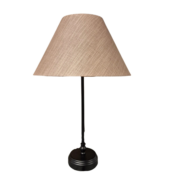 Brauner Lampenschirm aus Chintz für eine minimalistische Note. Perfekt, um jedem Raum eine warme Atmosphäre zu verleihen.