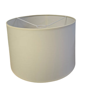 Eleganter Lampenschirm in creme aus der Serie Various. Verleiht jedem Raum eine moderne, warme Atmosphäre.