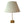 Der elegante Lampenschirm in Gold und Creme bringt warmes Licht in jeden Raum.