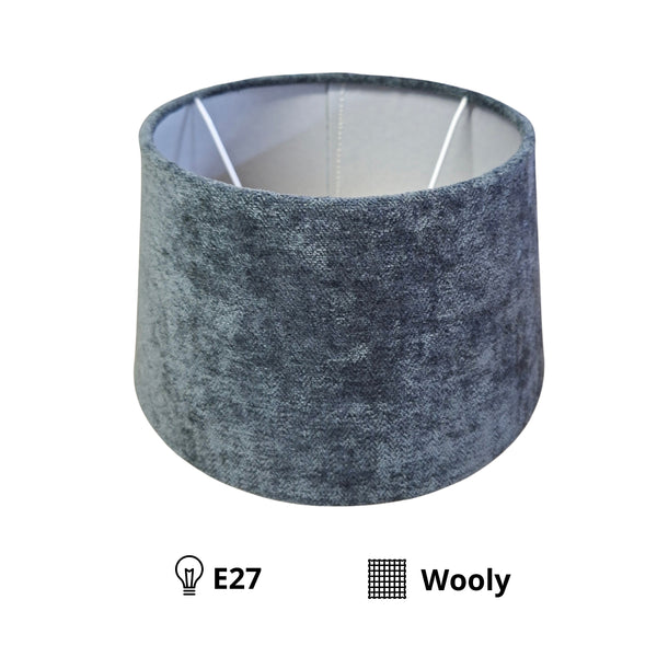 Dunkelgrauer Lampenschirm aus Wolle in modernem, minimalistischem Design. Perfekt für eine entspannte Atmosphäre.