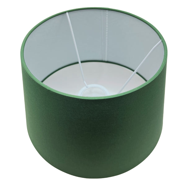 Minimalistischer grüner Lampenschirm aus Chintz für ein modernes Ambiente. Perfekt für stilvolle Lichtakzente in jedem Raum.