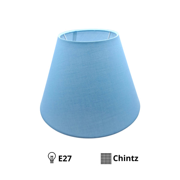 Der moderne blaue Lampenschirm aus Chintz verleiht jedem Raum eine frische Note. Ideal für stimmungsvolles Licht.