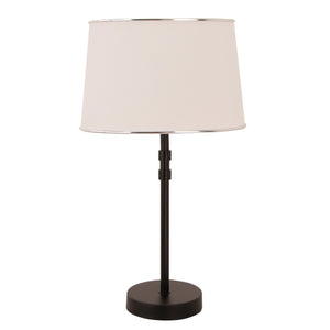 Der ovale Lampenschirm in Silber bringt elegantes Licht in jeden Raum.