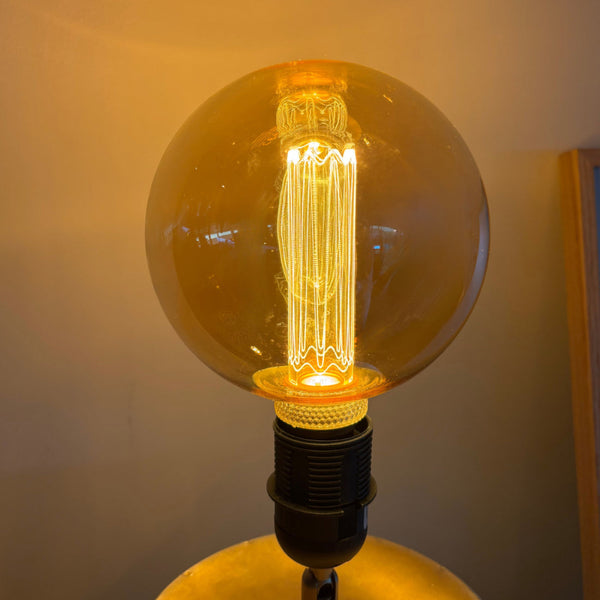 Transparente Leuchtmittel der Serie Lichtbron bringen ein warmes, einladendes Licht. Ideal für stimmungsvolle Akzente.