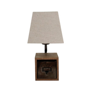 Zeitlose Tischleuchte in elegantem Braun mit vintage Charme. Perfekt für eine gemütliche Atmosphäre in jedem Raum.