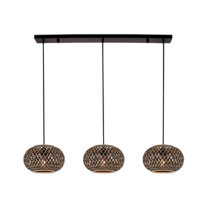 Die braune Pendelleuchte Weaving in 120 cm bringt ländlichen Charme in jeden Raum.