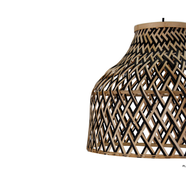 Detailaufnahme der natürlichen Pendelleuchte Weaving mit harmonischen Formen. Ideal für ein rustikales Wohnambiente.