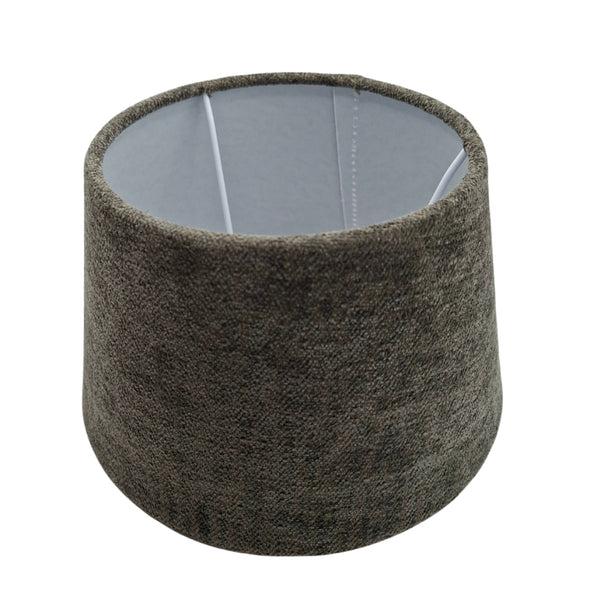 Detailaufnahme des anthraziten Lampenschirms Drum. Er verleiht jedem Raum eine moderne und gemütliche Atmosphäre.