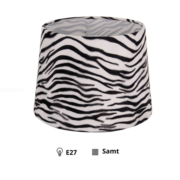 Detailaufnahme des Lampenschirms Zebra in Weiß und Schwarz. Der harmonische Japandi-Stil verleiht jedem Raum Eleganz.